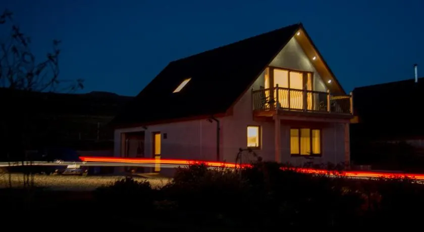 Lochview Chalet - Image 1