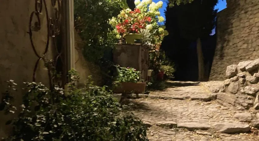 Les Magnolias - Image 1