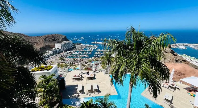 Grand Horizon Luxury Boutique Suites - Image 1