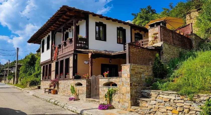Rimovata Kashta Guest House - Image 1