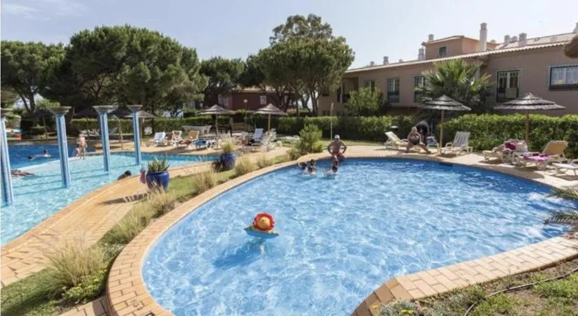 Host Wise - Wonderful Flats with Pool - Image 1