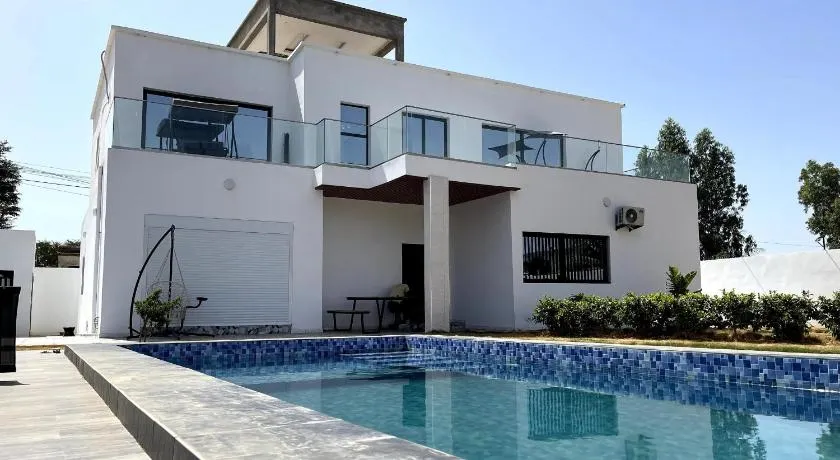 Nianing Villa de Charme avec Piscine - Image 1
