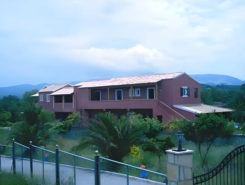 Blue Dream Apartments - Image 1