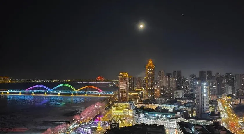 比邻中央大街江景公寓 楼下松花江 索道 地铁 防洪纪念塔 - Image 1
