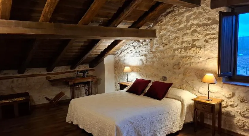 Self catering Los Yeros til 17 personer - Image 1