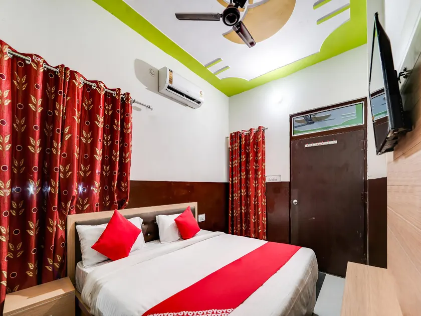 OYO 60893 Hotel Highway Super King - Image 1