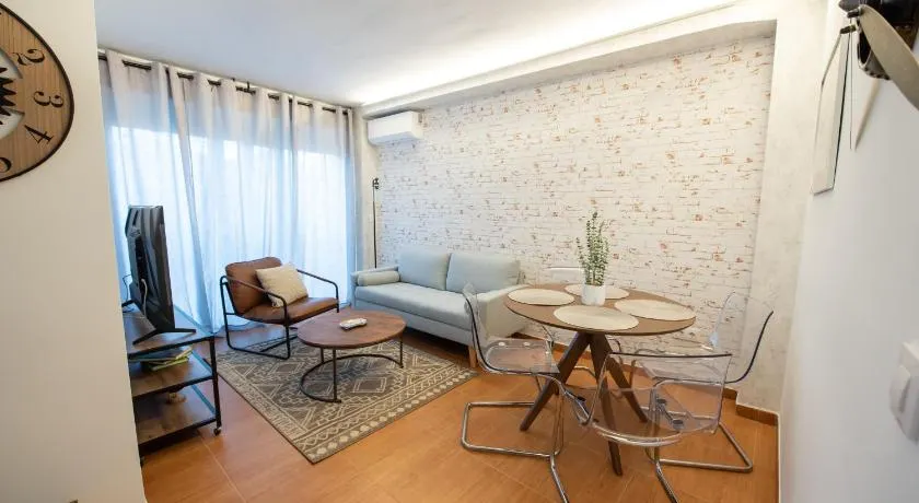 Apartamentos Eras Centro - Image 1