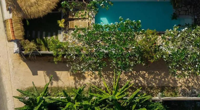 Anywaves Hotel - Image 1
