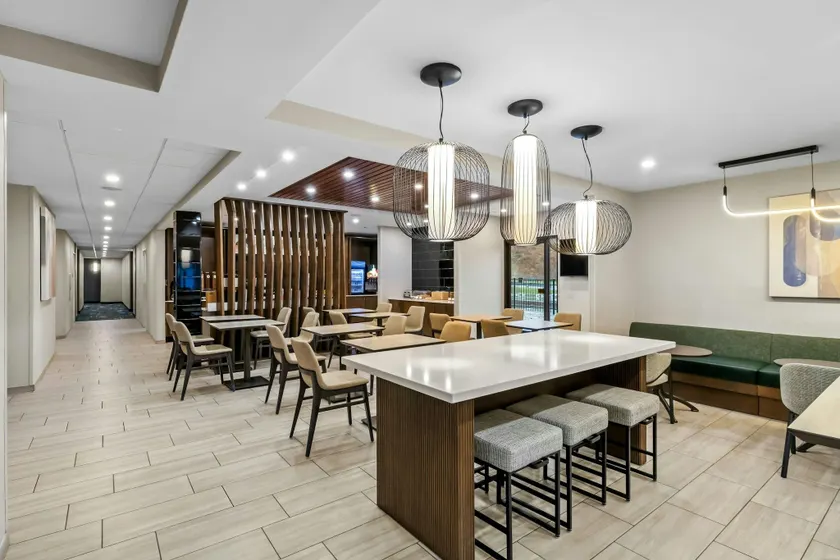 SpringHill Suites by Marriott Pittsburgh Airport - Image 1