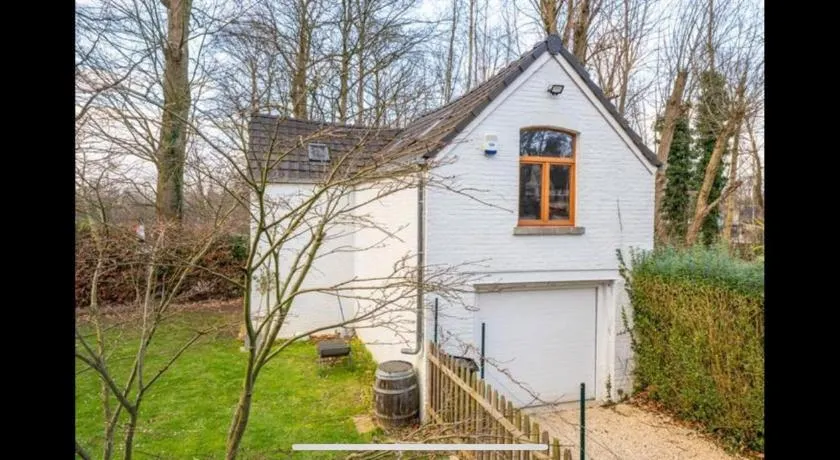 Cosy little house - Image 1