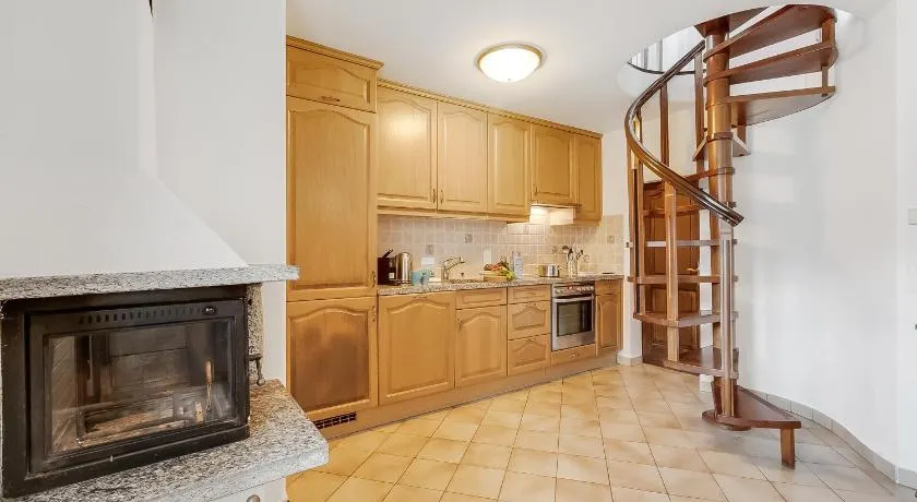 Rustico la Staleta with Balcony & Lake Views - Happy Rentals - Image 1