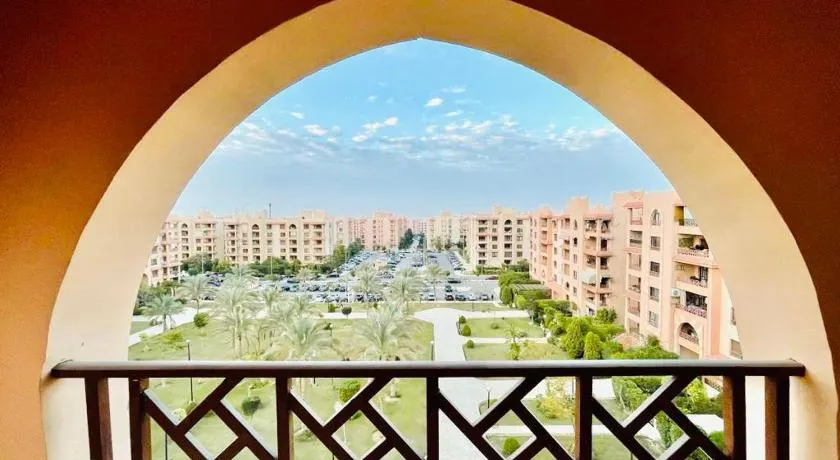 Luxurious 3 BR Rustic Apartment Overlooking Huge Garden - For Families and Couples - Image 1