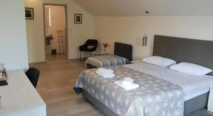 KE-TO Zagreb Airport Rooms - Image 1