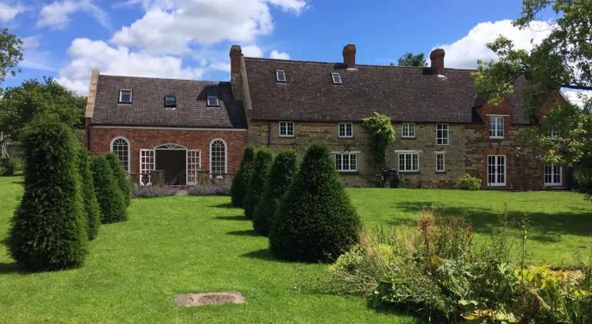 The Old Rectory,Nr Silverstone - Image 1