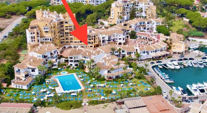 FASCINANTE Hogar en Cabo Pino en MARBELLA - Image 1