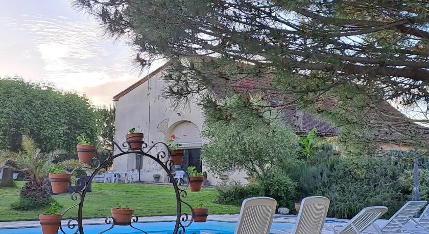 La Garenne - Image 1