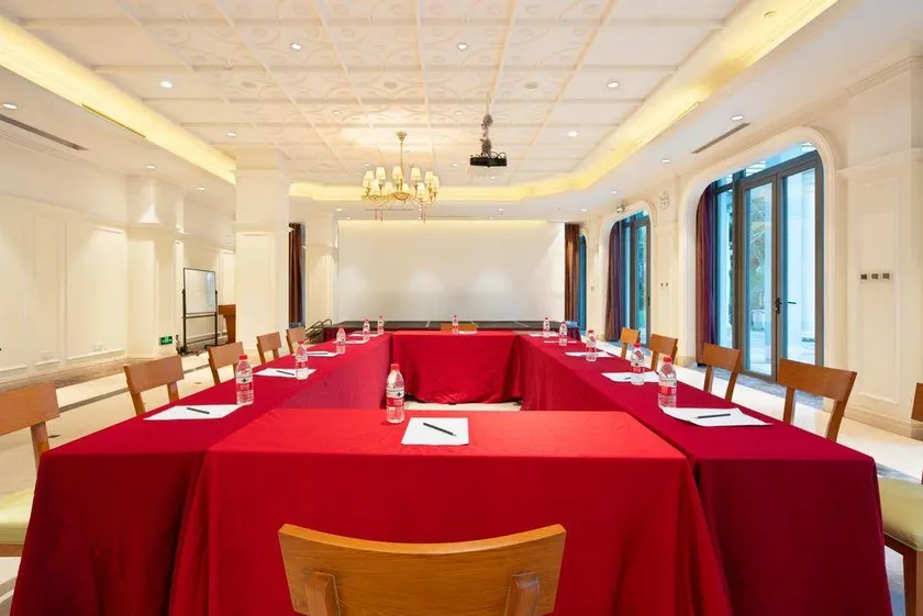 Mountain Sea Hotel - Image 1