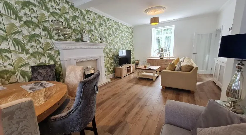 Beautiful 4 bedroom house near town centre. With Bike Store Perfect for Bike Park Wales - Image 1