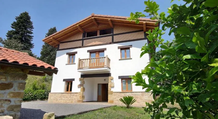 LAGA SURF Villa - Image 1