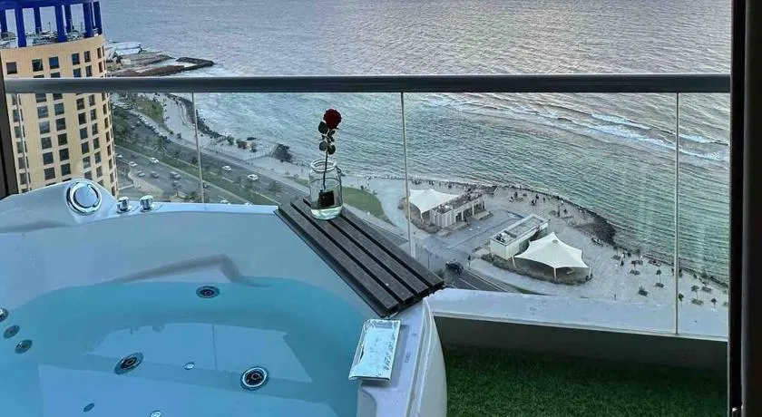برج داماك الكورنيش الجناح اليوناني Damac jeddah Tower - Image 1