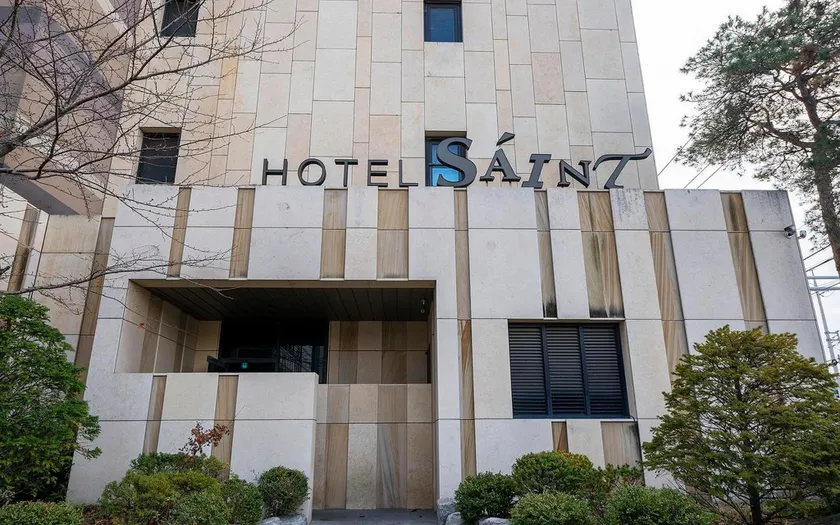 Gunsan Hotel Saint - Image 1