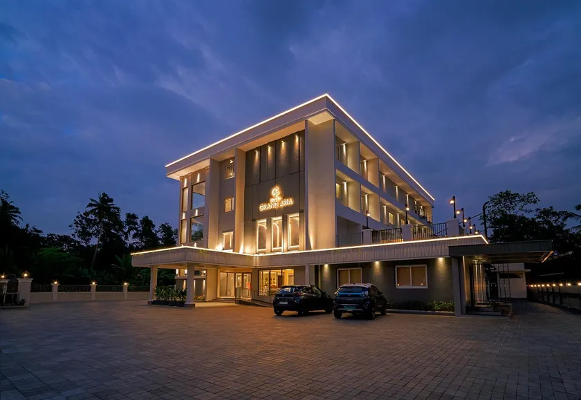 Hotel Grand Aria - Image 1