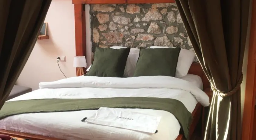 4REST VILA - Image 1