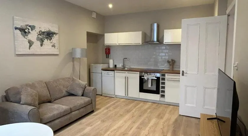 Cosy 1 Bedroom Flat in Alexandria - Image 1