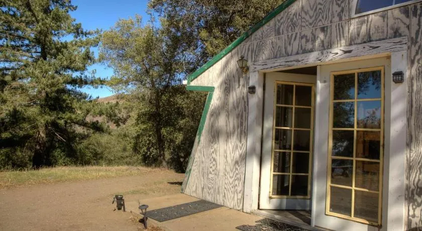Group Bunkhouse Sleeps 12 Mountain Views - Image 1