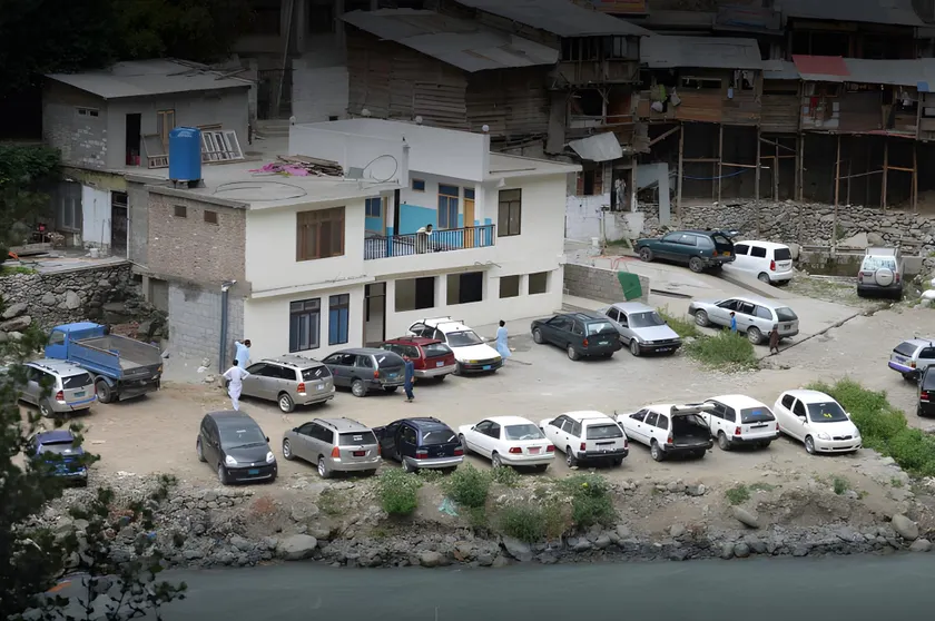 Zahoor Hotel And Restaurant - Image 1