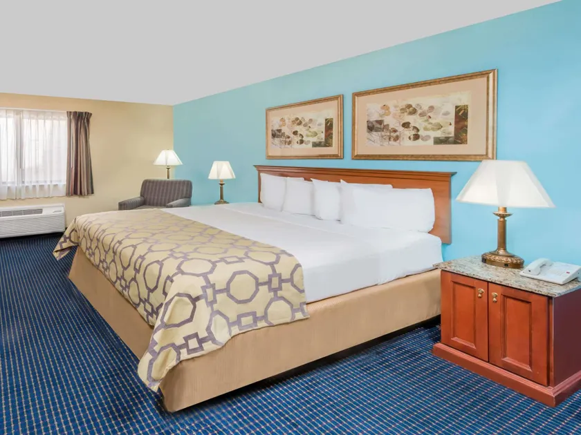 Baymont by Wyndham Warrenton - Image 1