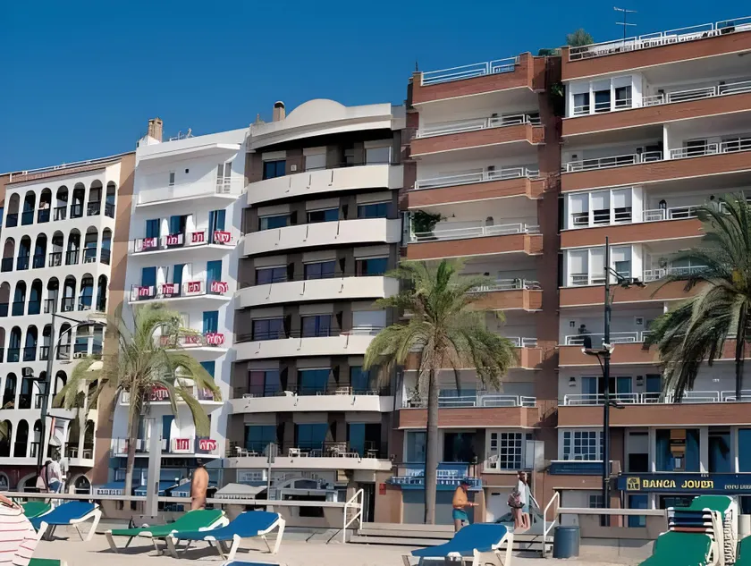Almirall Apartaments - Image 1