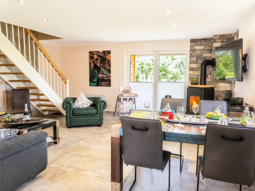 Premium-Plus-Ferienhaus Thiazi - Image 1
