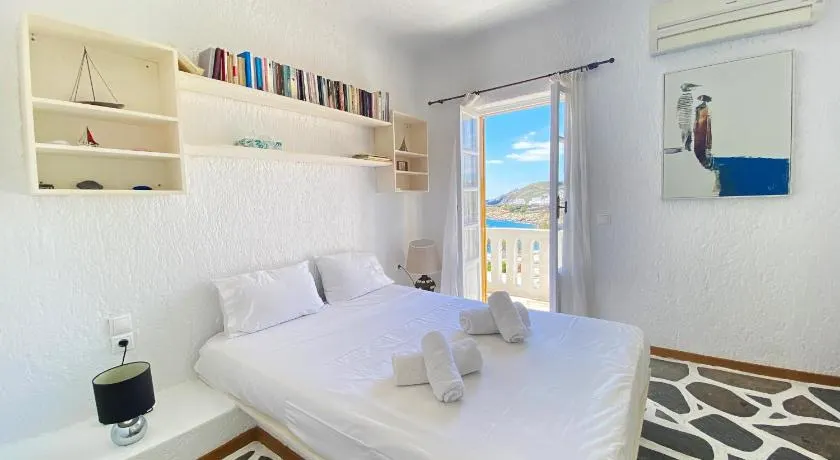 Sea Vibes Suite Mykonos by Angels Group - Image 1