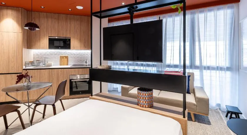 Estudios Arturo Soria by Rent Me - Image 1