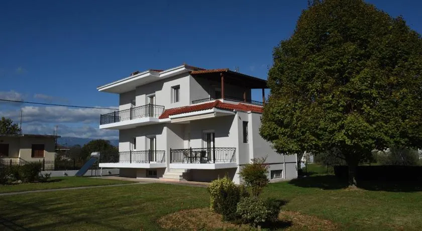 VILLAGE HOUSE - Image 1