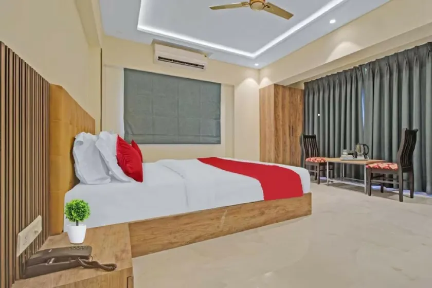 Hotel Sunrise Juhu - Image 1