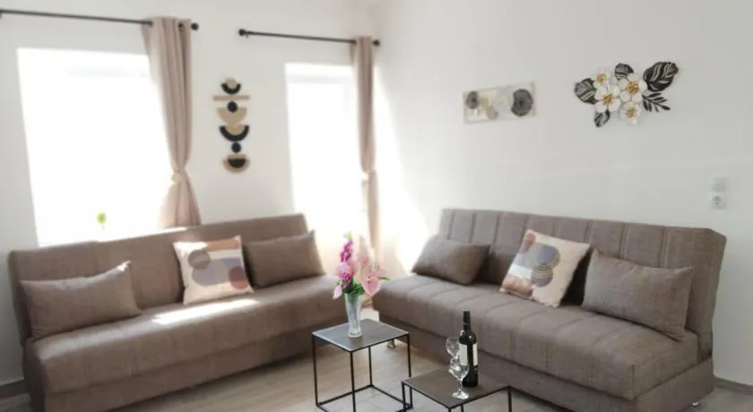 Rania's Seaview Corner - Image 1