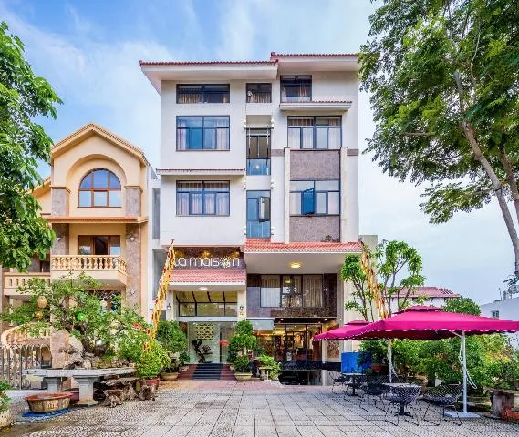 La Maison Danang Beach Hotel - Image 1