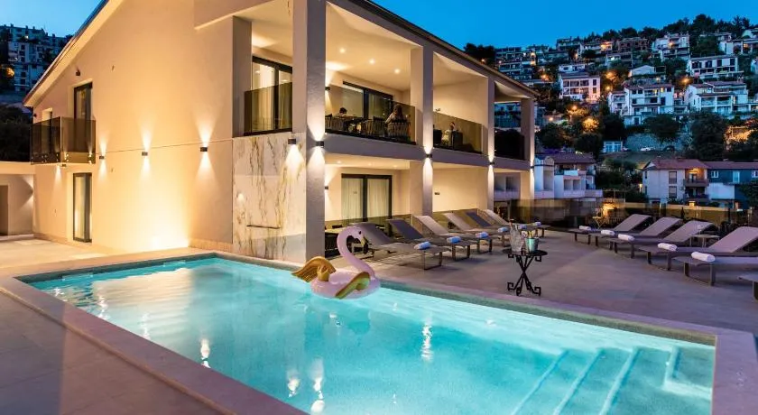 Villa Nina - Apartments with pool near the sea - Image 1