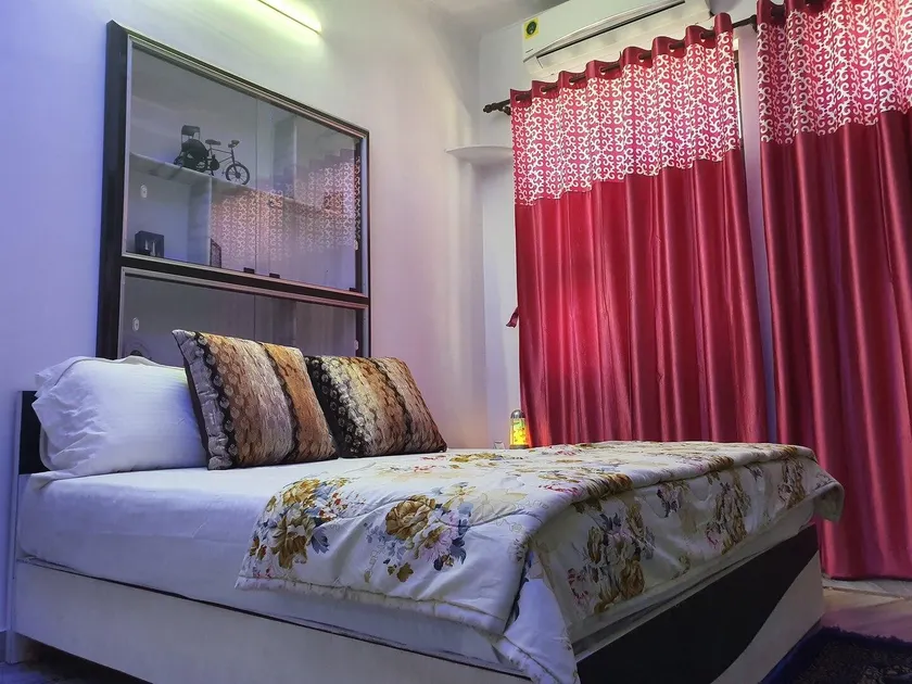 Traverse Suite - Image 1