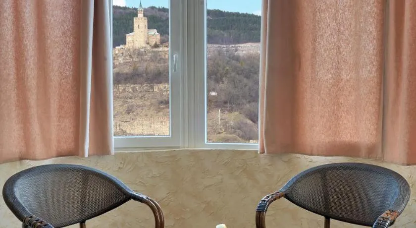 Kings View - Image 1