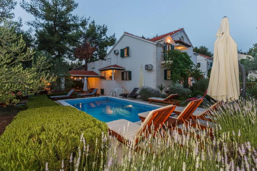 Holiday house Sanda Mirca, Island Brac - Image 1