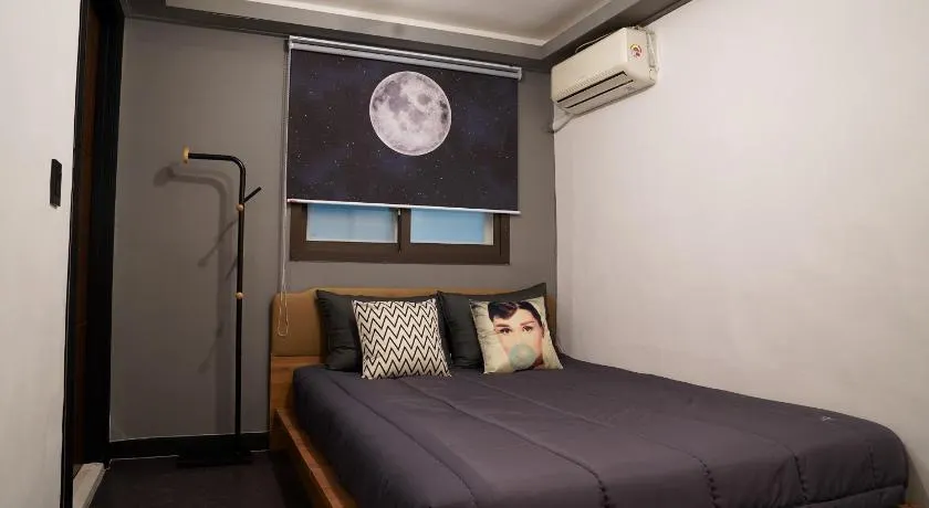 Apollo Guesthouse - Image 1