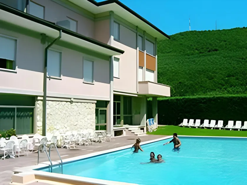 Hotel Diana - Image 1