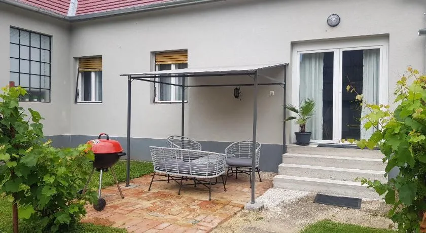 A papa háza vendégház - Image 1