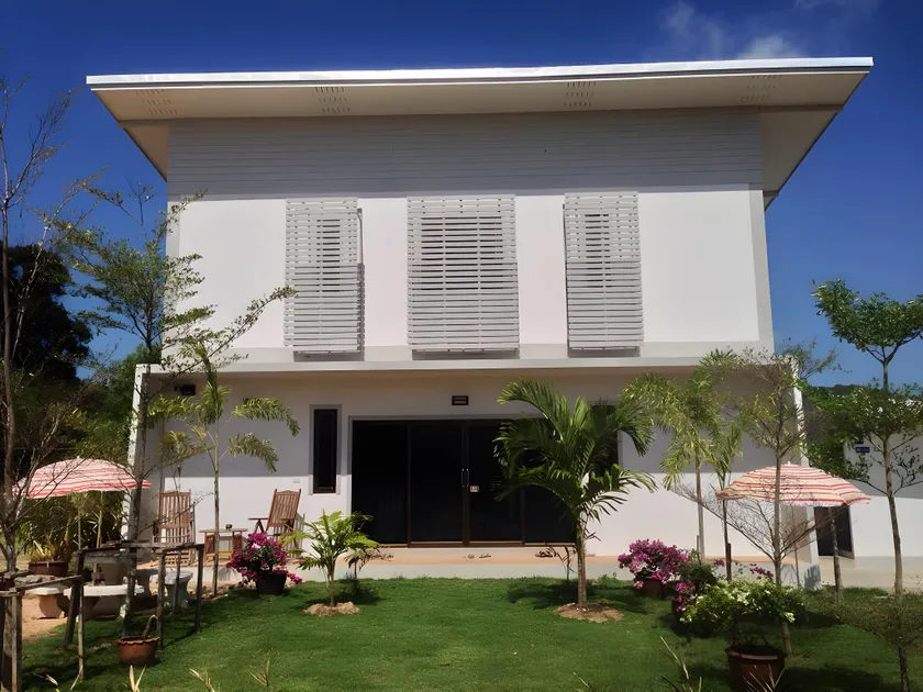 Samui Backpacker Hotel - Image 1