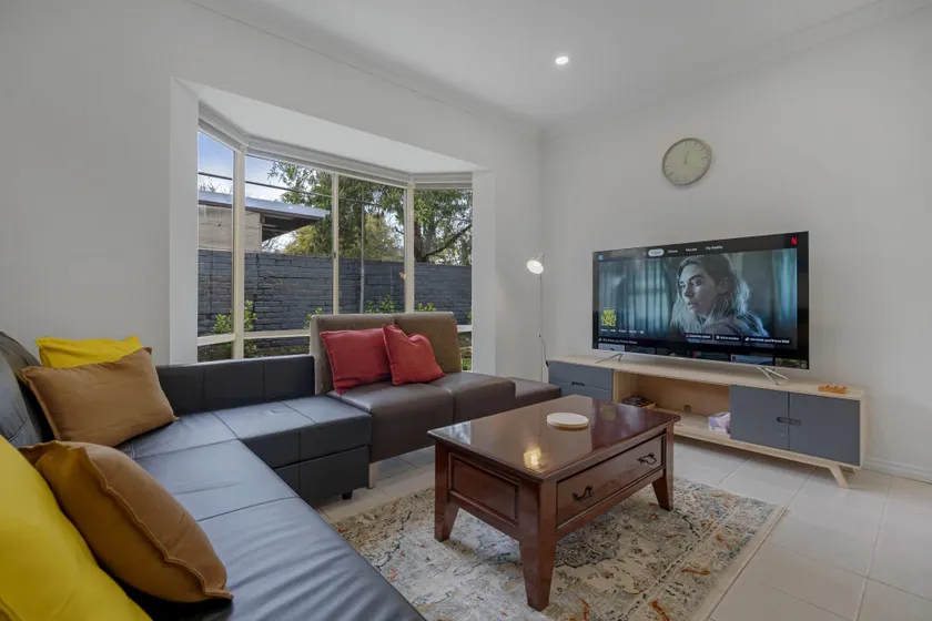 Spacious Glenunga Home with Garage Parking - Image 1