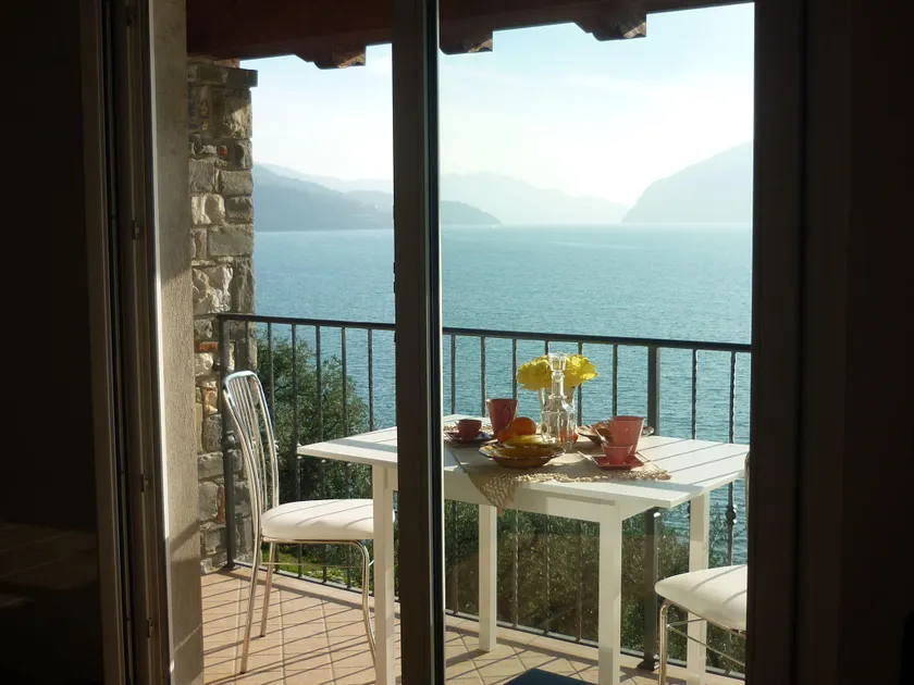 Modern Apartment with Balcony in Vello Italy - Image 1