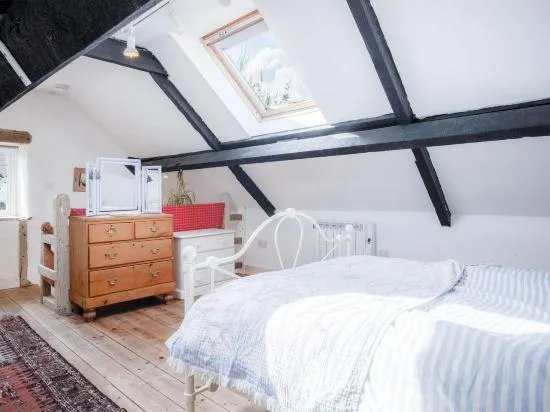 Soap Barn - 1 Bedroom Cottage - Manorbier - Image 1